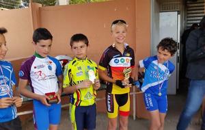 Port de Bouc - Piste Ecole de cyclisme - Victoire d'Oscar CHAMBERLAIN