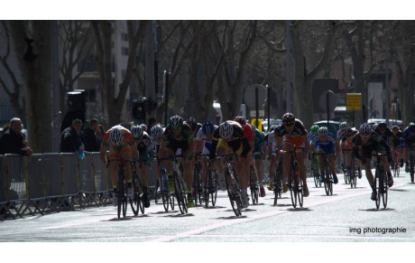 Les yeux dans les pneus : Ronde d'Aix